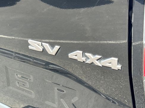 Used 2022 Nissan Frontier SV AWD/4WD image 12
