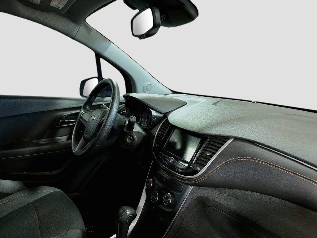 Used 2018 Chevrolet Trax LS FWD image 27