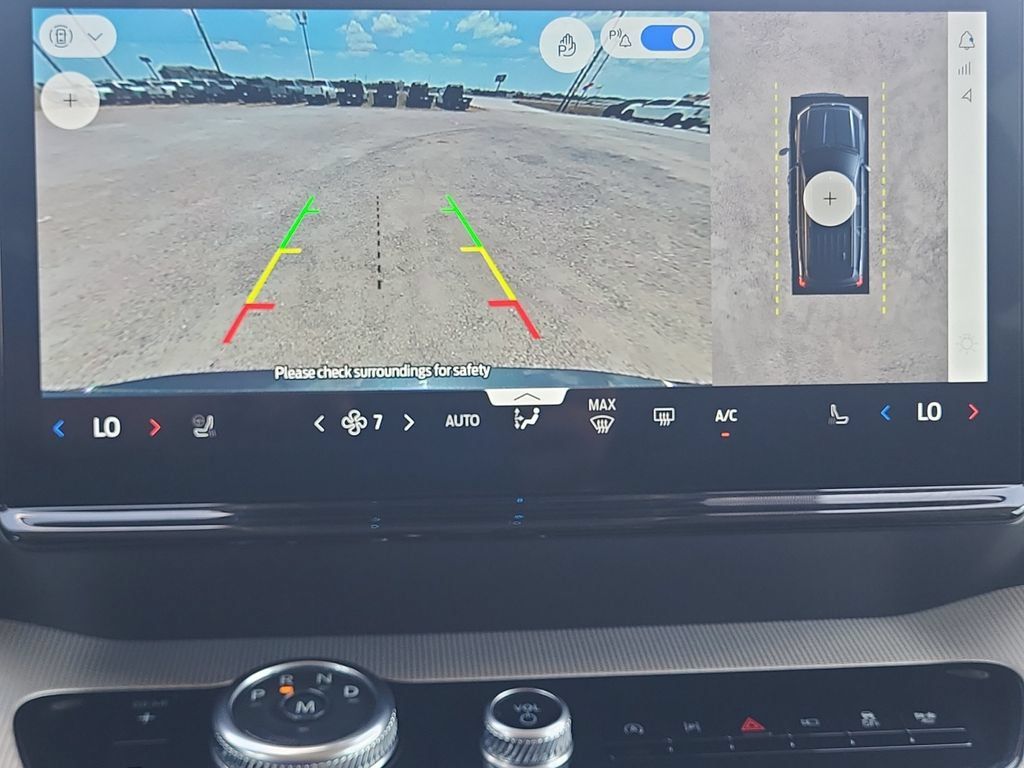 Used 2025 Ford Expedition Active RWD image 16