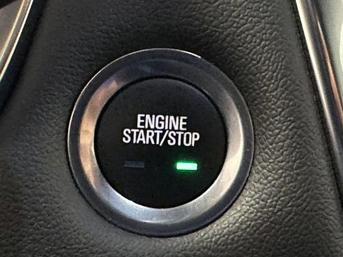 Used 2023 Chevrolet Traverse LT AWD/4WD image 30