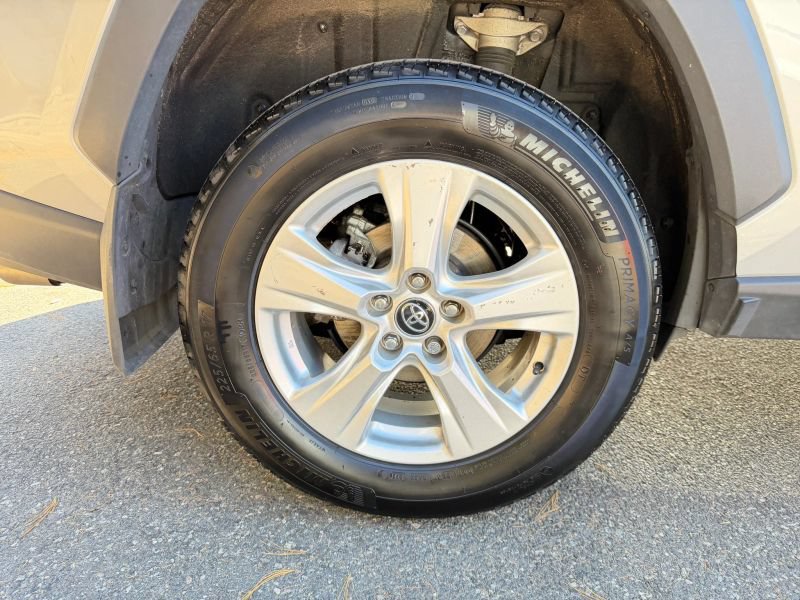 Used 2021 Toyota RAV4 XLE AWD/4WD image 36