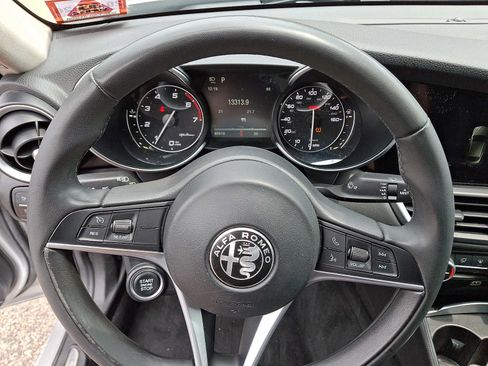 Used 2017 Alfa Romeo Giulia AWD w/ Cold Weather Package image 19