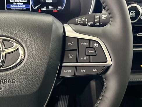 New 2026 Toyota Highlander Platinum image 28