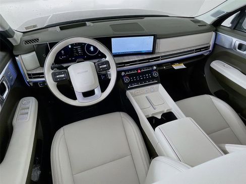 New 2025 Hyundai Santa Fe Calligraphy AWD/4WD image 19