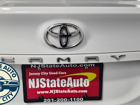 Used 2020 Toyota Camry LE FWD image 28