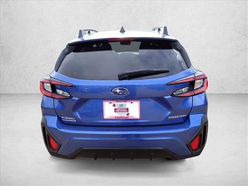 Used 2025 Subaru Crosstrek 2.0i Premium AWD/4WD image 3