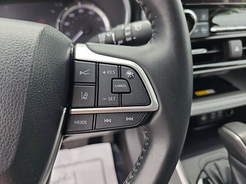 Used 2023 Toyota Highlander XLE image 20