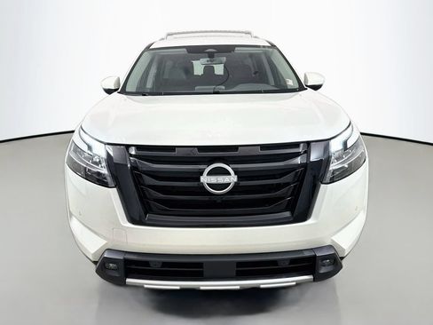 Used 2023 Nissan Pathfinder SL w/ Lighting Package (N92) AWD/4WD image 2