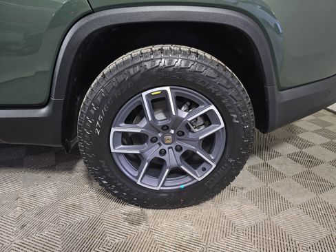 Used 2024 Rivian R1T Adventure image 10