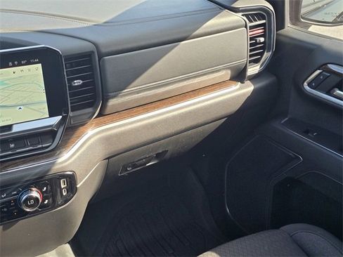 Used 2024 GMC Sierra 1500 Elevation image 18