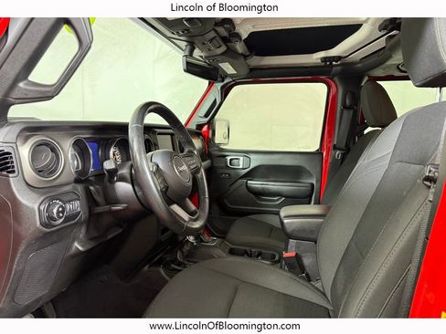 Used 2021 Jeep Gladiator Willys image 22