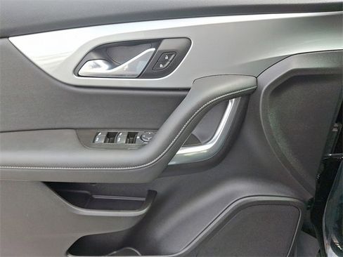 Used 2020 Chevrolet Blazer LT image 12