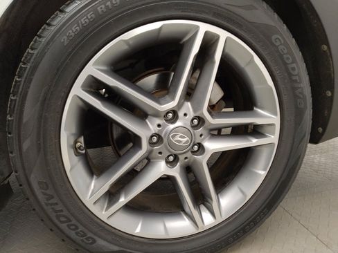 Used 2019 Hyundai Santa Fe XL FWD image 31