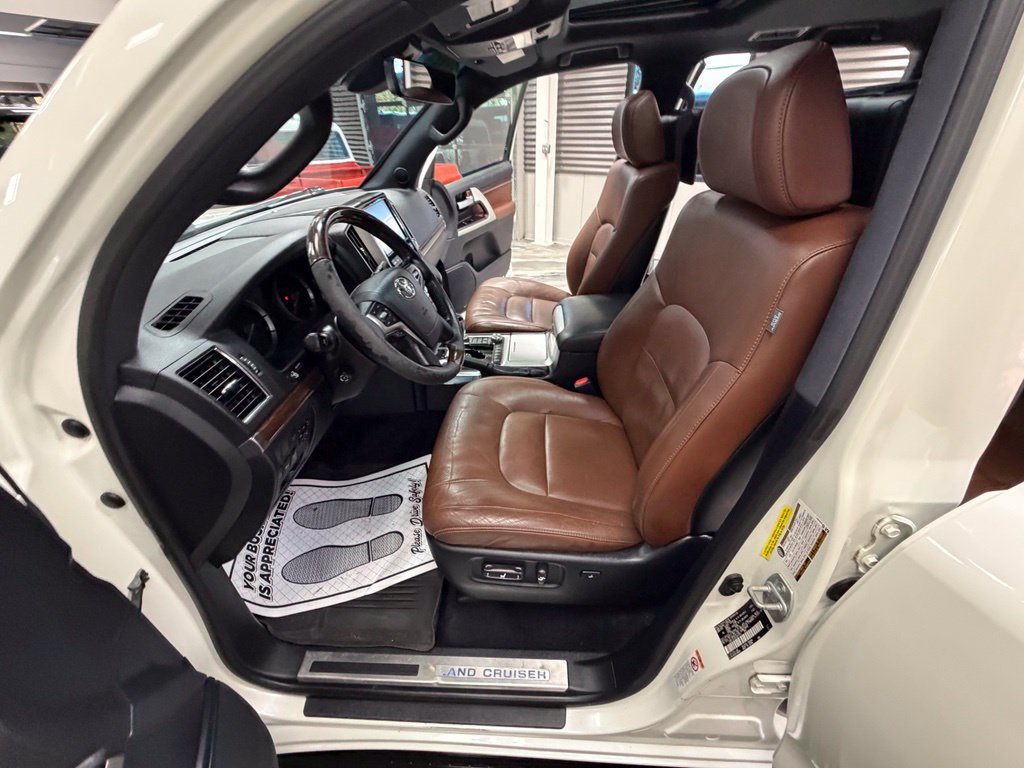 Used 2016 Toyota Land Cruiser AWD/4WD image 69