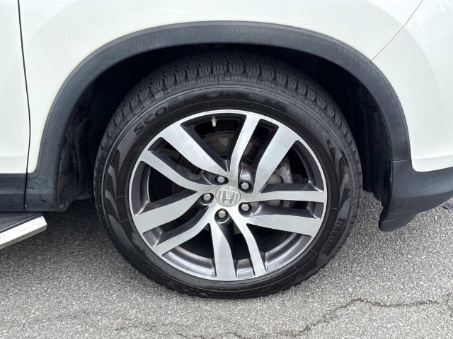 Used 2016 Honda Pilot Touring image 7