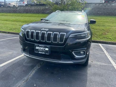 Used 2019 Jeep Cherokee Limited AWD/4WD image 2