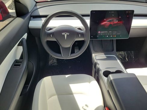 Used 2022 Tesla Model Y Performance AWD/4WD image 12