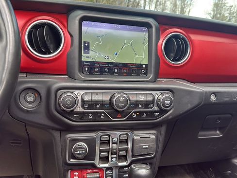 Used 2023 Jeep Wrangler Unlimited Rubicon w/ Steel Bumper Group image 15