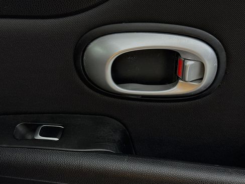 Used 2018 Kia Soul FWD image 28