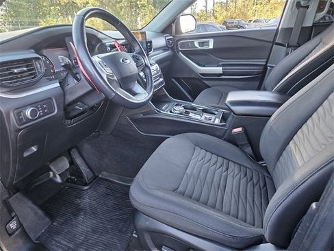 Used 2020 Ford Explorer XLT w/ Comfort Package image 7