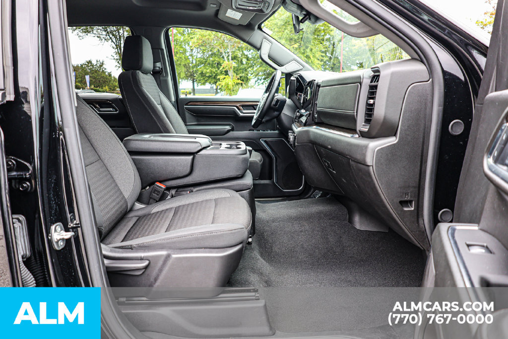 Used 2025 Chevrolet Silverado 1500 LT AWD/4WD image 20