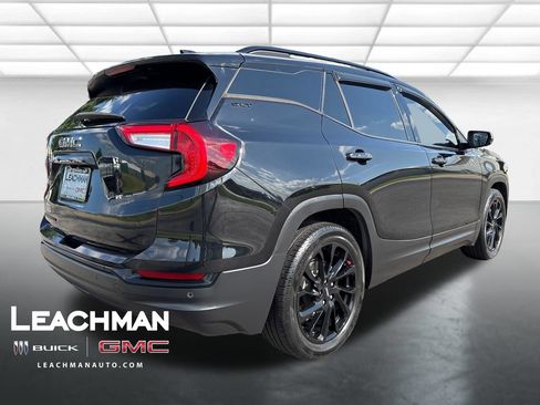 Used 2023 GMC Terrain SLT w/ Infotainment Package II FWD image 3
