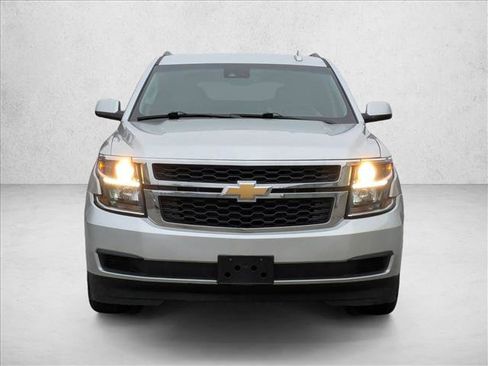Used 2019 Chevrolet Suburban LT image 2