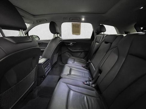 Used 2023 Audi Q7 2.0T Premium w/ Convenience Package image 16