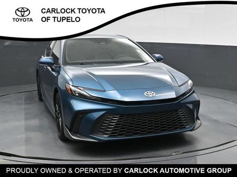 Used 2025 Toyota Camry SE FWD image 7