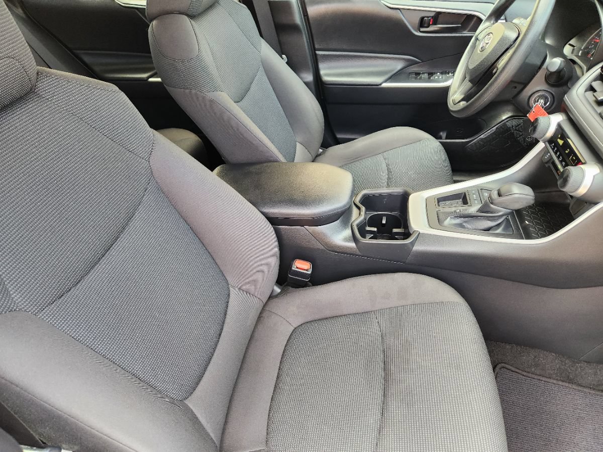 Used 2022 Toyota RAV4 LE FWD image 32