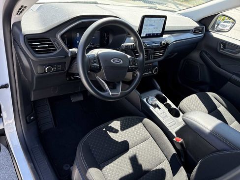 Used 2025 Ford Escape Active AWD/4WD image 10