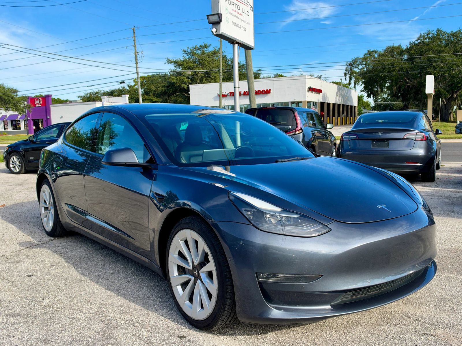 Used 2022 Tesla Model 3 Long Range AWD/4WD image 3