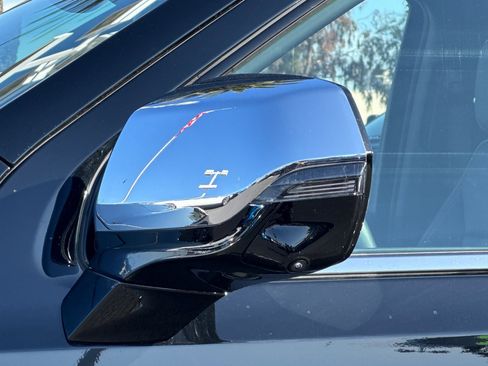 Used 2025 Chevrolet Suburban Premier image 49