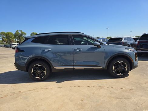New 2026 Kia Sportage EX w/ EX Panoramic Sunroof Package AWD/4WD image 9