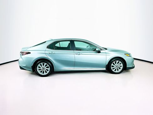 Used 2024 Toyota Camry LE image 10