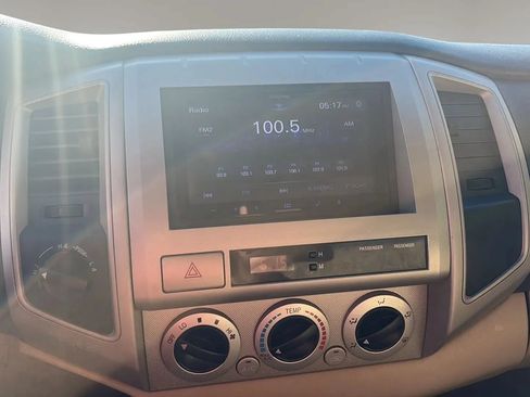 Used 2011 Toyota Tacoma 4x4 Double Cab w/ SR5 Pkg #2 image 20