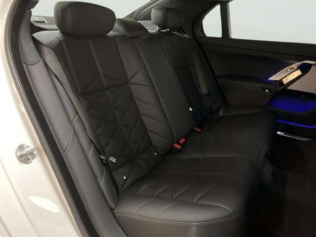 Used 2026 BMW 740i RWD image 77