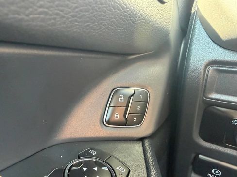 Used 2024 Ford Expedition Max XLT AWD/4WD image 32