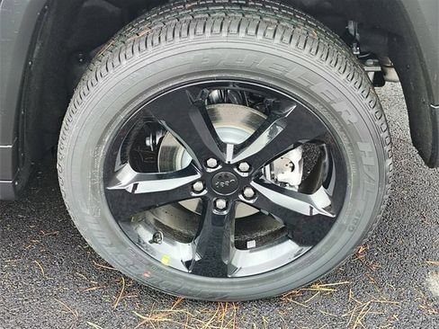 New 2025 Jeep Grand Cherokee 4WD image 5