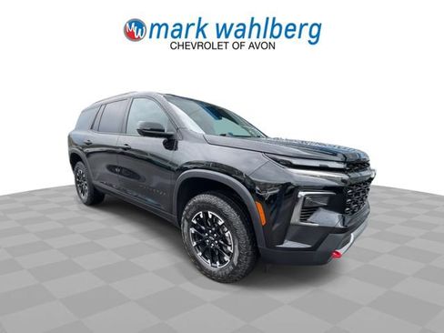 Certified 2024 Chevrolet Traverse Z71 AWD/4WD image 2