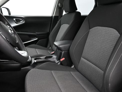 Used 2020 Kia Soul S image 11