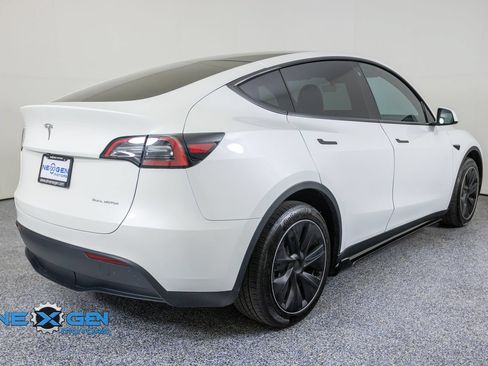 Used 2023 Tesla Model Y Long Range AWD/4WD image 7