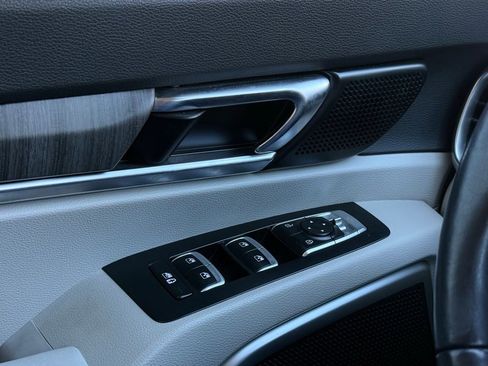 Certified 2023 Kia Telluride EX w/ EX Captain's Chair Package image 29