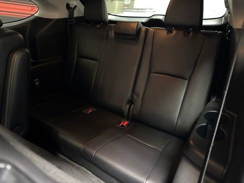 Used 2022 Toyota Highlander Limited AWD/4WD image 19