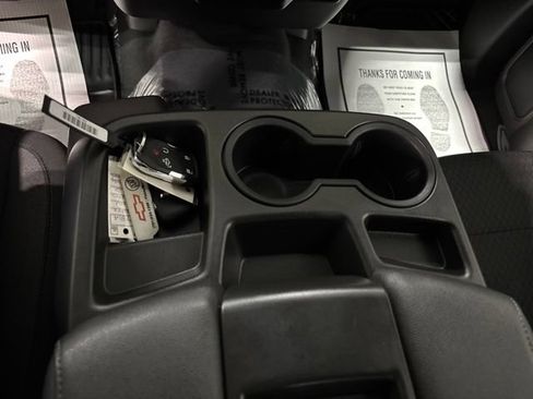 Used 2022 Chevrolet Silverado 1500 LT AWD/4WD image 23