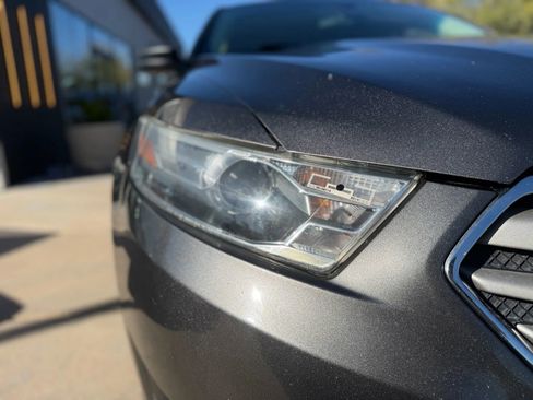 Used 2015 Ford Taurus SE image 10