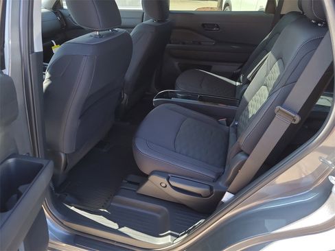 New 2025 Nissan Pathfinder SV image 8