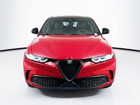 Used 2024 Alfa Romeo Tonale Veloce AWD/4WD image 2