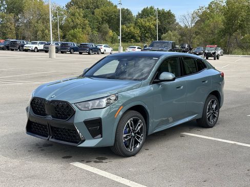 New 2026 BMW X2 xDrive28i w/ Technology Package image 3