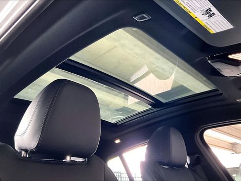 Used 2025 BMW X4 xDrive30i w/ Premium Package image 13